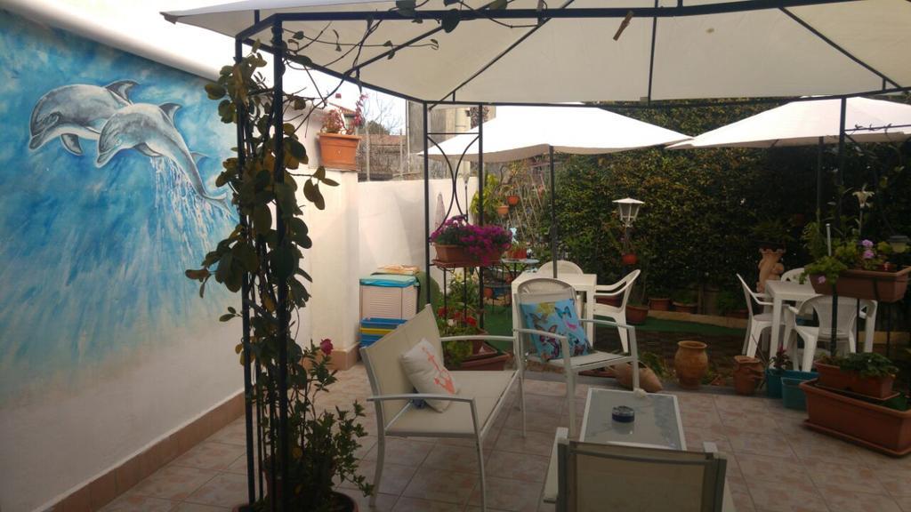 Beb I Delfini Di Casa Paola Bed & Breakfast Mascali Exterior photo