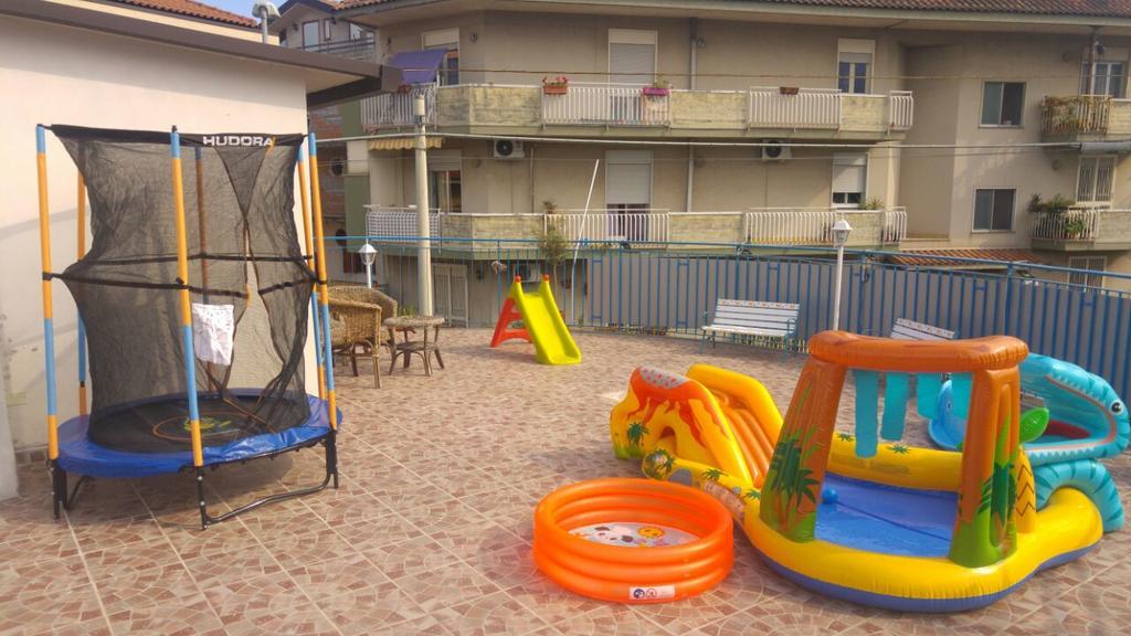 Beb I Delfini Di Casa Paola Bed & Breakfast Mascali Exterior photo